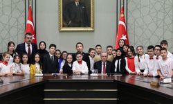 Erdoğan Külliye'de çocukları kabul etti