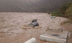 Umman'da sel felaketinde 12 kişi öldü