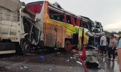 Mersin'de zincirleme trafik kazası: 10 ölü, 30 yaralı