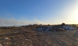 Çöplük alanda yangın: Tedbir amaçlı itfaiye ekipleri bekletiliyor