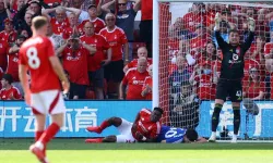 Kale direğine çarpan futbolcu komada