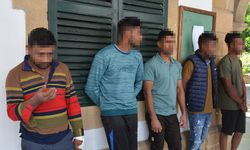 Polis gürültü şikayetiyle kontrole gittiği evde 5 kaçak yakaladı!