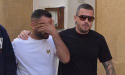 Ülkeye turist olarak geldi... Üzerinde yok yok!