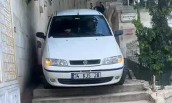 Navigasyona uydu, merdivende mahsur kaldı