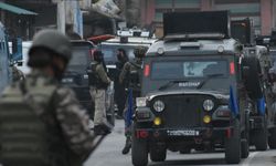 Pakistan, Hindistan'a ait 5 savaş uçağını düşürdüğünü açıkladı