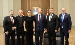 Cumhurbaşkanı Tatar, sanatçı Hülya Avşar’ı kabul etti