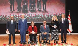 Cumhurbaşkanı Tatar ve eşi Sibel Tatar, “Girdap” adlı kitabın tanıtım etkinliğine katıldı