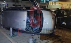 Kaldırımda yürüyen yayalara çarptı: 1’i çocuk toplam 3 yaralı