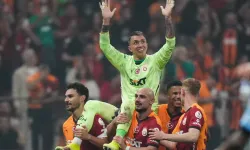 Muslera 14 yıl sonra farklı takımın formasını giydi: Galatasaraylı taraftarlardan duygusal yorum yağdı