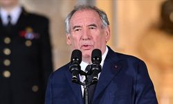 Fransa Başbakanı Bayrou, AB-ABD ticaret anlaşmasının yapıldığı günü "kara gün" olarak niteledi