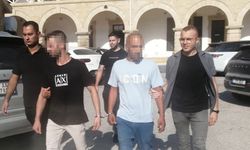 Suçüstü yakalandılar... Uyuşturucu zanlıları mahkemede...