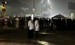 Hindistan'ın başkenti Yeni Delhi'de bir araçta meydana gelen patlamada 8 kişi hayatını kaybetti