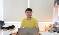 <span style='background-color:#00FF00;' >DAÜ</span>’lü Doç. Dr. Arran Fernandez, uluslararası bilim dergilerinde Editör Yardımcısı oldu