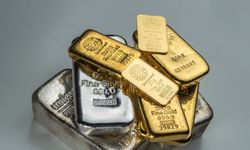 Altın rekor seviyeye yakın, gümüş ise rekor kırdı