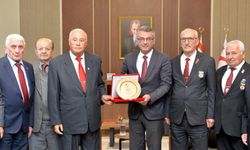 Erhürman, Kıbrıs Türk Barış Kuvvetleri Gaziler Derneği yetkililerini kabul etti