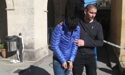 “Yan Baktın” kavgasında bıçaklı yaralama: Genç sanığa 4 yıl hapis