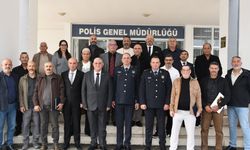 Emekliye ayrılan polis mensuplarına plaket ve hizmet belgeleri takdim edildi