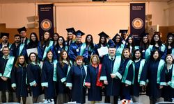 DAÜ Eczacılık Fakültesi mezunları yemin ederek mesleğe adım attı