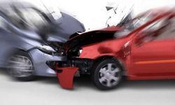 Trafik kazasında 30 yaşındaki sürücü ağır yaralandı