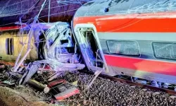 İspanya’da facia: 2 hızlı tren raydan çıktı! 21 ölü, 100 yaralı