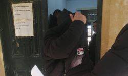 16 yaşındaki stajyeri yanağından ve başından öptü!