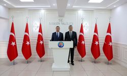 Başbakan Üstel, Mersin Valisi Toros'u ziyaret etti