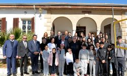 Erhürman, Dipkarpaz Rum Ortaokulu ve Dipkarpaz Recep Tayyip Erdoğan Ortaokulu’nu ziyaret etti