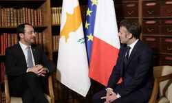 Hristodulidis Paris’te Macron’la baş başa görüştü