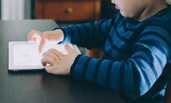 İngiltere, 16 yaş altının sosyal medya kullanımına ilişkin düzenlemeyi hızla yapacak