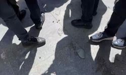 Eylemciler Meclis binasına girmeye çalıştı, Polis müdahale etti, eylemciler taş attı!