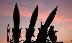 İran ordusu bu geceden itibaren "taarruz operasyonlarını" artıracağını duyurdu