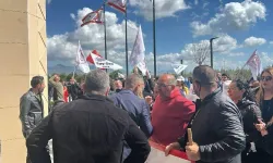 Barikatı aşan sendikalar Meclis kapısına dayandı!