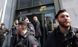 İtalya'da banka soygunu: 25 kişiyi rehin aldılar