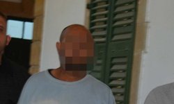 Üvey Kardeşine Saldırdı