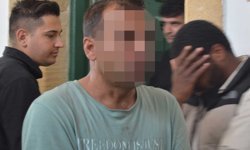 Camide Bağış Kutusunu Kırıp Para Çaldı