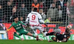 Şampiyonluk gecesinde şok: Galatasaray Samsunspor'a 4-1 mağlup oldu