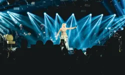 Süperstar Ajda Pekkan, Les Ambassadeurs’da bayram gecesine damga vurdu