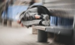 Kalacak yeri ve parası yok... Derbeder şahıs tutuklandı