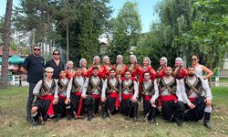 LAÇ Belediyesi Halk Dansları Topluluğu Sırbistan’daki Uluslararası Festivale katıldı