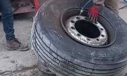 Tanker lastiği patladı: Bakım yapan işçi yaralandı