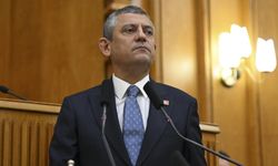 Özgür Özel ve 90 vekil CHP’den istifa etti