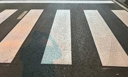 Araç yayaya çarpıp kaçtı