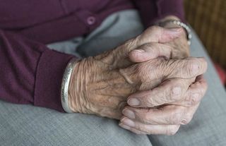 "Alzheimer riskini artıran en önemli etken yaşın ilerlemesidir"