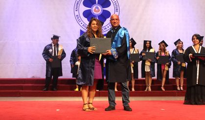 DAÜ Doktora ve yüksek lisans mezunları diplomalarını aldı