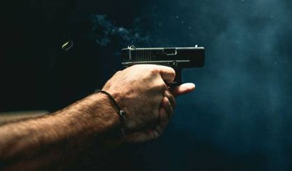 Meskun Mahalde Silah Sesleri: Tartıştığı Kişinin Aracına Zarar Verdi