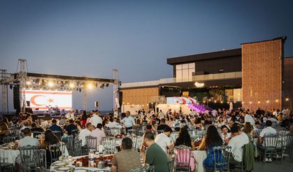 Les Ambassadeurs Hotel'de “Kıbrıs Gecesi” Coşkusu