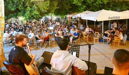LTB Akustik Sahne konserleri kapsamında Grup Reva sahne aldı