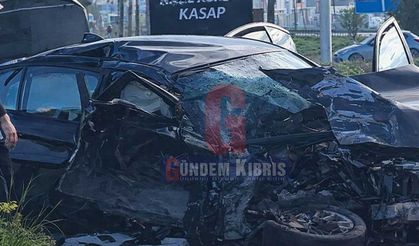 İskele-Ercan yolunda yakıt tankeri ile otomobil çarpıştı… İkisi çocuk, üç yaralı