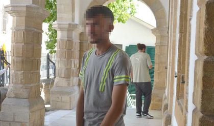 Havalimanında bulduğu banka kartını evine götürdü!