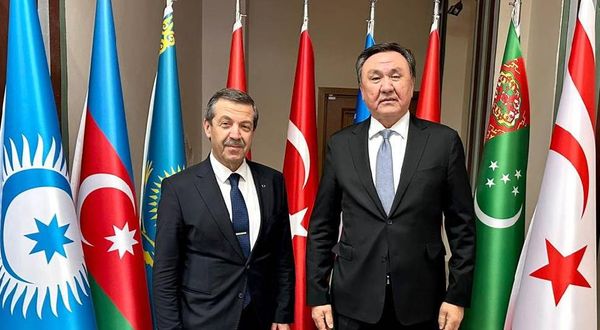Ertuğruloğlu, TDT Genel Sekreteri Ömüraliyev ile bir araya geldi